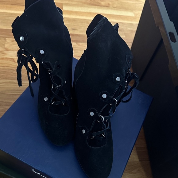 Splendid Black Lace-Up Women's Boots - Picture 1 of 3